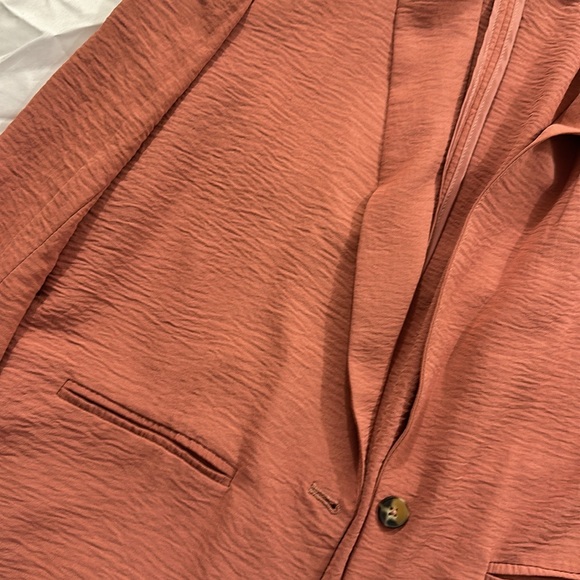 Linen blazer - Picture 2 of 2
